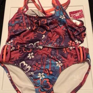 Girl’s 2 piece swimming suit